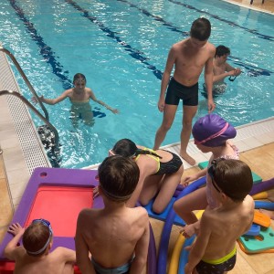 Březnová bázénová oddílovka