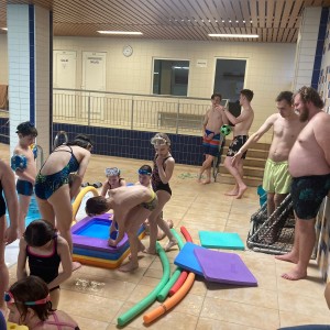 Březnová bázénová oddílovka