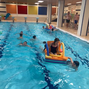 Březnová bázénová oddílovka