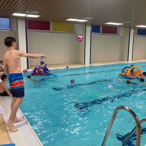 Březnová bázénová oddílovka