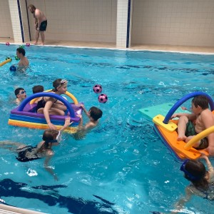 Březnová bázénová oddílovka