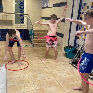 Březnová bázénová oddílovka