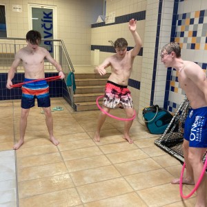 Březnová bázénová oddílovka