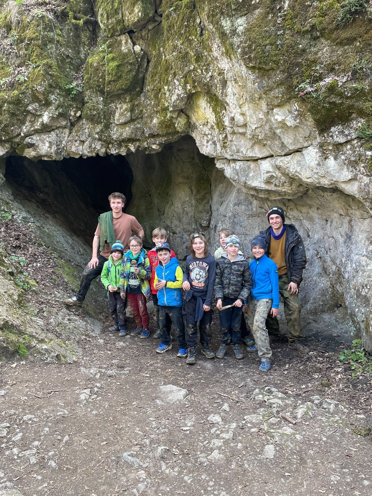 Havrani v jeskyních