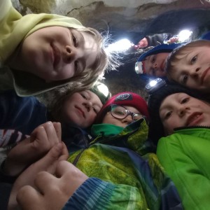 Havrani v jeskyních