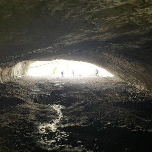 Havrani v jeskyních