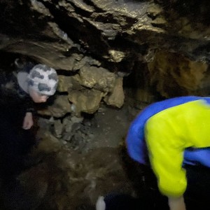 Havrani v jeskyních