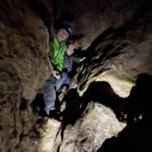 Havrani v jeskyních