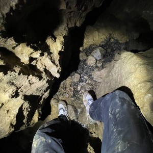 Havrani v jeskyních