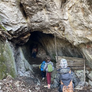 Havrani v jeskyních