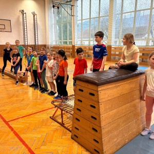 Oddílovka v tělocvičně