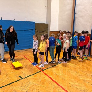 Oddílovka v tělocvičně