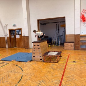 Oddílovka v tělocvičně