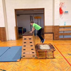 Oddílovka v tělocvičně