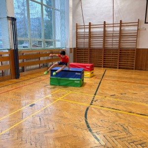 Oddílovka v tělocvičně