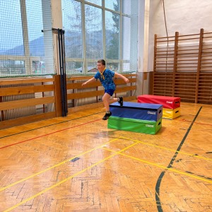 Oddílovka v tělocvičně