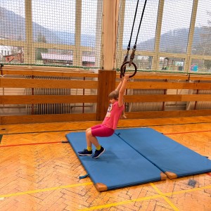 Oddílovka v tělocvičně