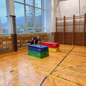 Oddílovka v tělocvičně