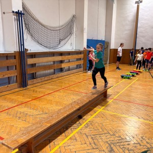 Oddílovka v tělocvičně