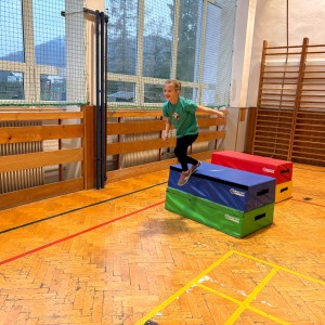 Oddílovka v tělocvičně