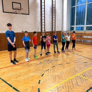 Oddílovka v tělocvičně