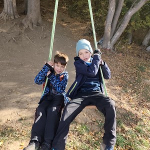 Lemuři v jeskyních podél Říčky