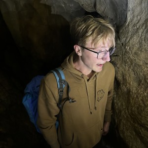 Lemuři v jeskyních podél Říčky