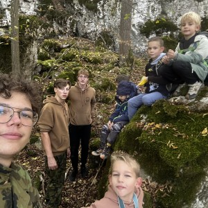 Lemuři v jeskyních podél Říčky