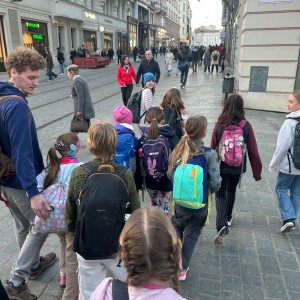 Výprava Lasiček do Absurdia