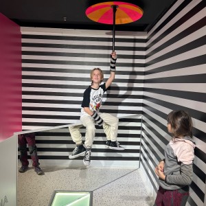 Výprava Lasiček do Absurdia