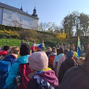 Závody vlčat a světlušek v Šenově