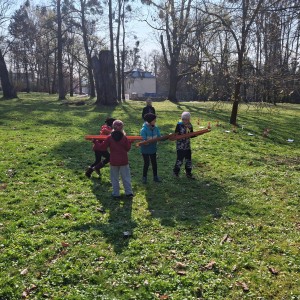 Závody vlčat a světlušek v Šenově