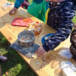 Závody vlčat a světlušek v Šenově