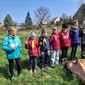 Závody vlčat a světlušek v Šenově