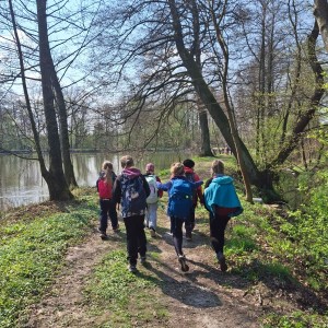 Závody vlčat a světlušek v Šenově